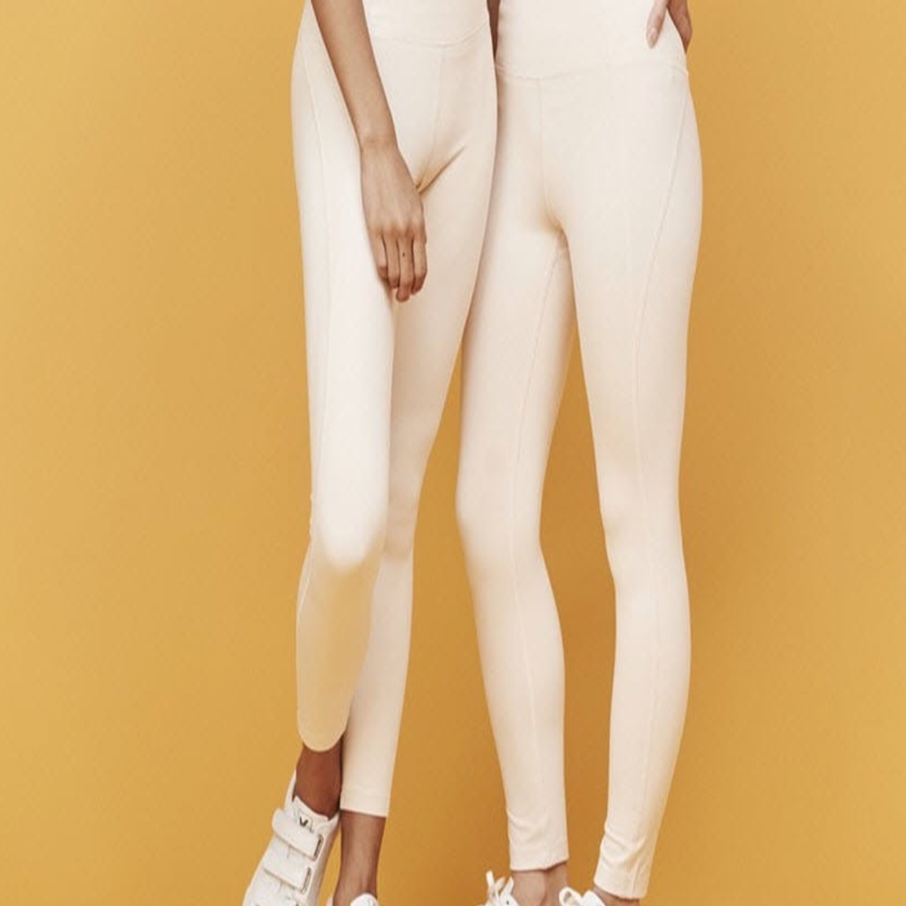 NWT Reformation MED Girlfriend Collection Leggings